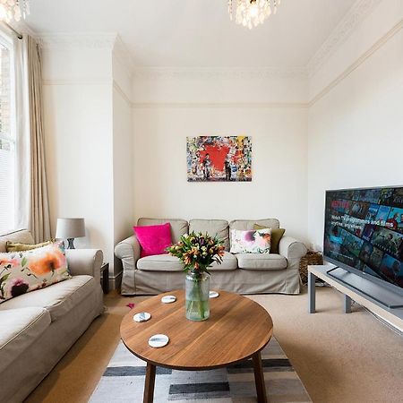 Heart Of Ealing Apartment With Garden Londra Exterior foto