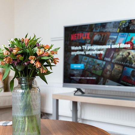 Heart Of Ealing Apartment With Garden Londra Exterior foto
