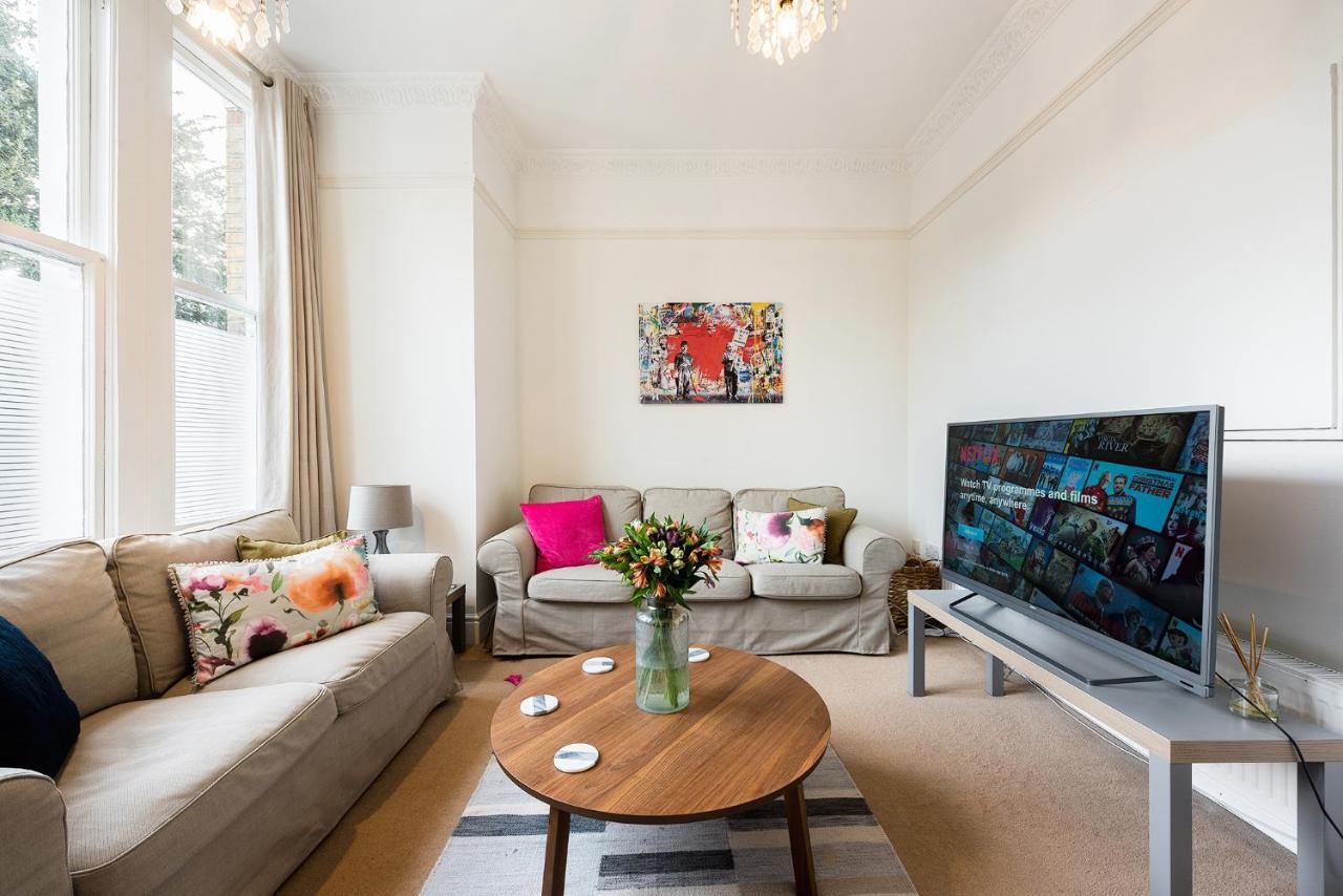 Heart Of Ealing Apartment With Garden Londra Exterior foto