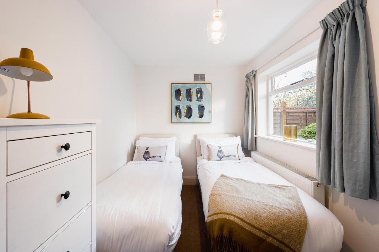 Heart Of Ealing Apartment With Garden Londra Exterior foto