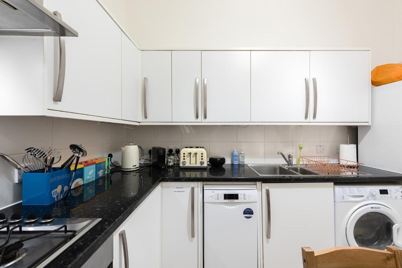 Heart Of Ealing Apartment With Garden Londra Exterior foto
