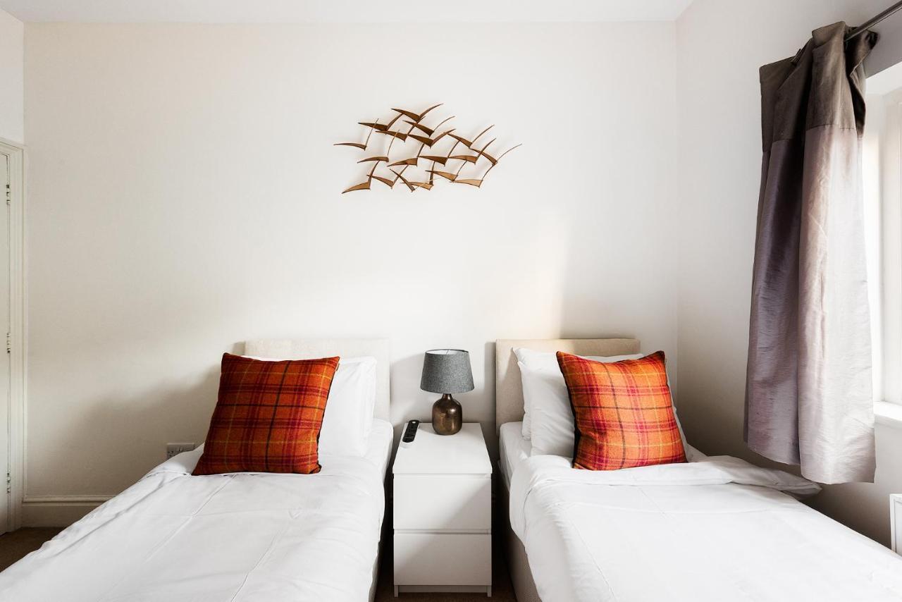 Heart Of Ealing Apartment With Garden Londra Exterior foto