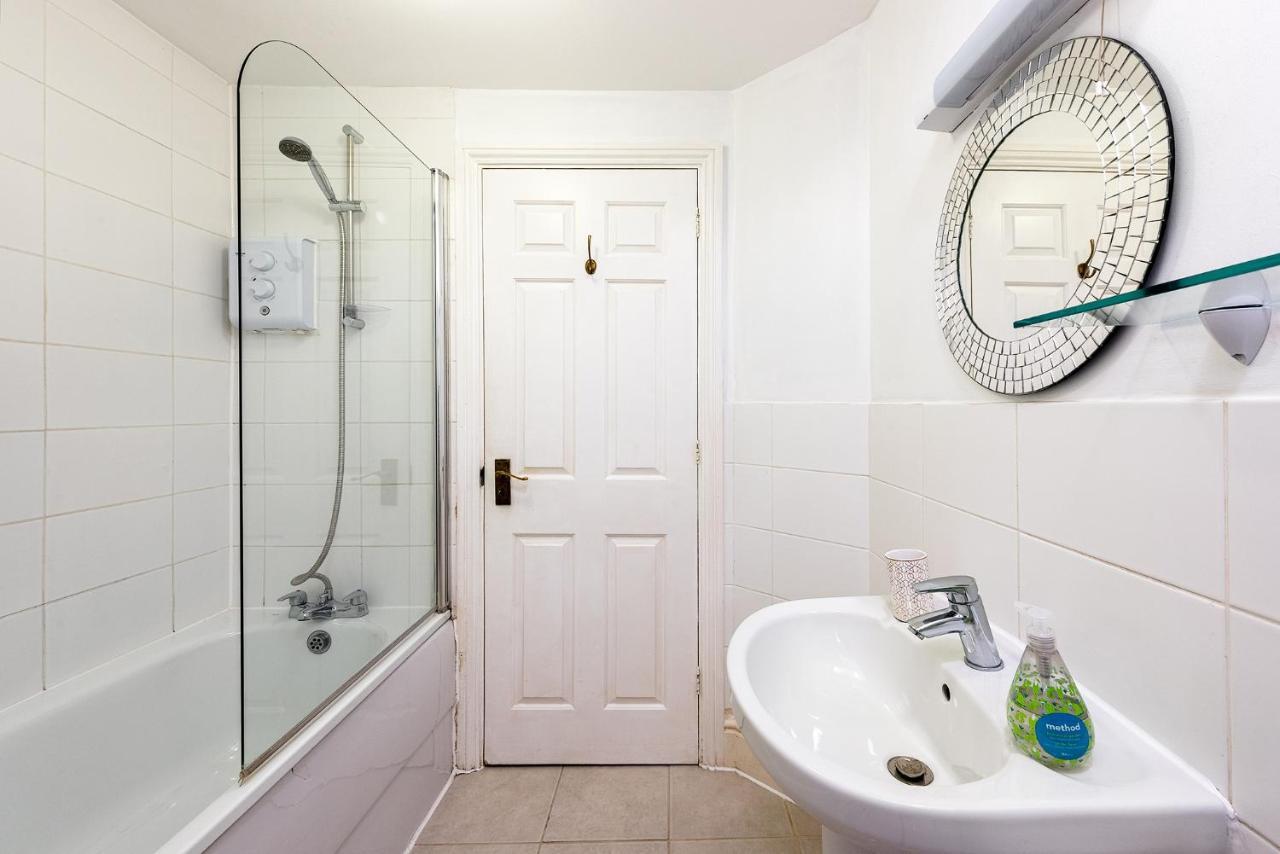 Heart Of Ealing Apartment With Garden Londra Exterior foto